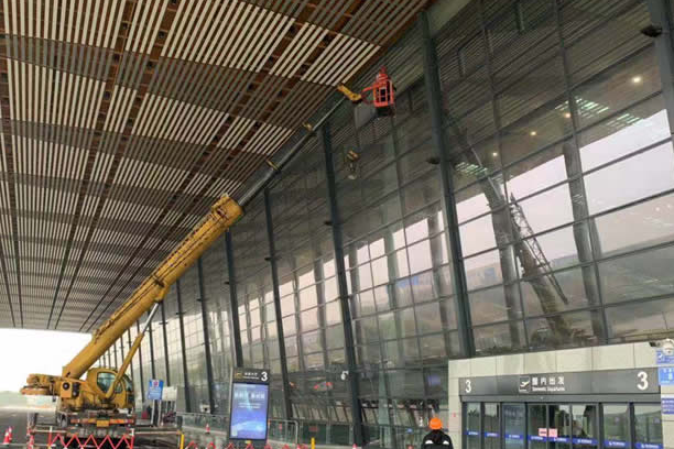 老河口玻璃幕墙维护和保养